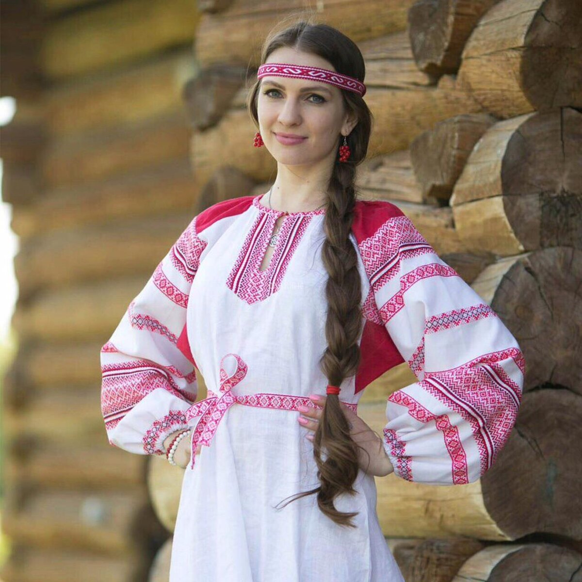 Girls in Slavic costumes in Tiruvananthapuram