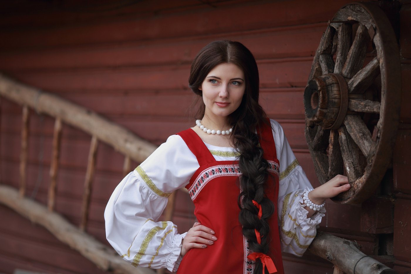 Girls in Slavic costumes in Tiruvananthapuram